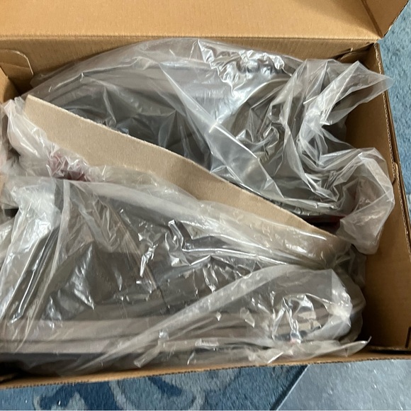 Clarks Cloudsteppers Ankle Boots New in Box - Picture 10 of 13